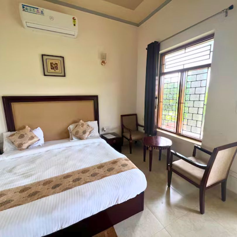 Brown And White Modern Online Hotel Booking Instagram Post (7)